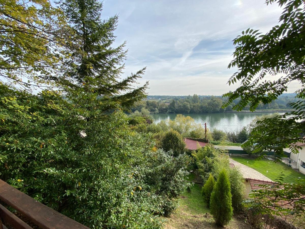 Villa Chalet En Bord De Seine à Le Coudray-Montceaux Extérieur photo