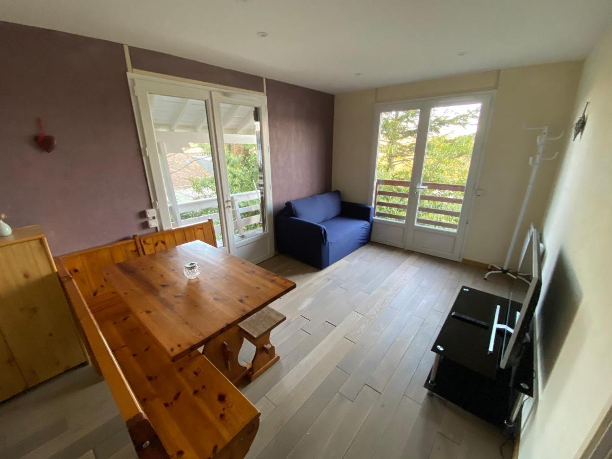 Villa Chalet En Bord De Seine à Le Coudray-Montceaux Extérieur photo